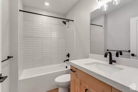 Bath - 713 E 1500 N #19, Orem, UT 84097 photo 5 of 5