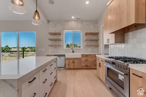 Kitchen - 713 E 1500 N #19, Orem, UT 84097 photo 2 of 4