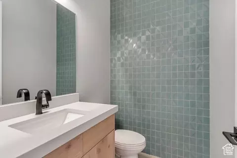 Bath - 713 E 1500 N #19, Orem, UT 84097 photo 1 of 5