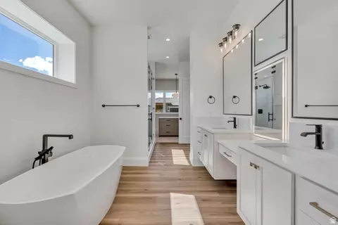 Bath - 713 E 1500 N #19, Orem, UT 84097 photo 1 of 7