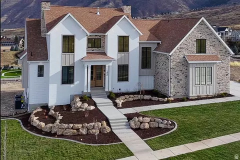 792 N Mountain View Dr, Elk Ridge, UT 84651
