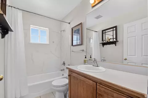 Bath - 170 E 400 N, Mount Pleasant, UT 84647 photo 1 of 3
