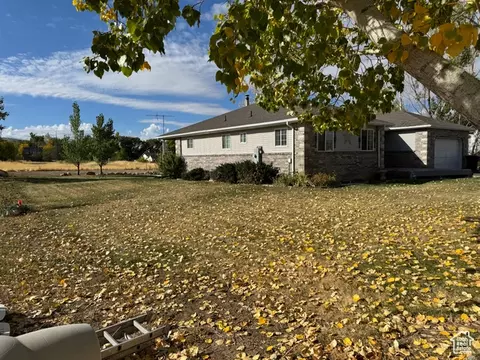 Exterior - 170 E 400 N, Mount Pleasant, UT 84647 photo 3 of 19