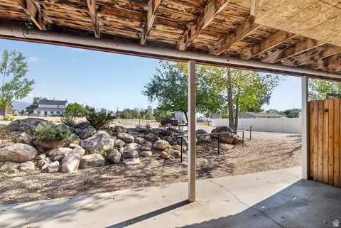 Exterior - 170 E 400 N, Mount Pleasant, UT 84647 photo 12 of 14