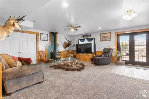 Living - 170 E 400 N, Mount Pleasant, UT 84647 photo 3 of 4