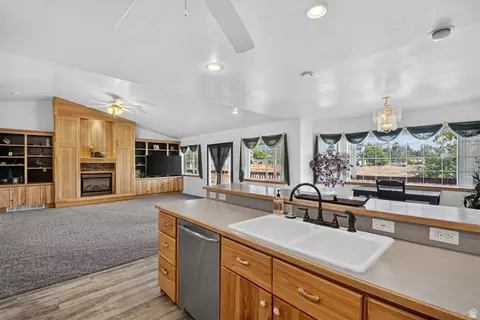 Kitchen - 170 E 400 N, Mount Pleasant, UT 84647 photo 4 of 4