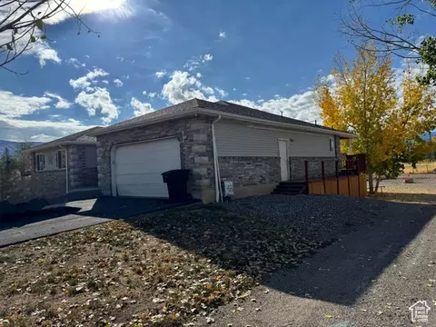 Exterior - 170 E 400 N, Mount Pleasant, UT 84647 photo 18 of 19