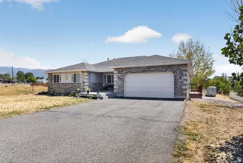 Exterior - 170 E 400 N, Mount Pleasant, UT 84647 photo 3 of 14