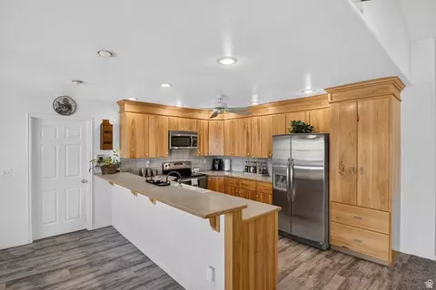 Kitchen - 170 E 400 N, Mount Pleasant, UT 84647 photo 2 of 4
