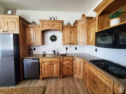 Kitchen - 86 N 2nd E, Montpelier, ID 83254 photo 4 of 4