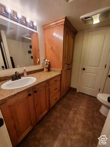 Bath - 86 N 2nd E, Montpelier, ID 83254 photo 5 of 6