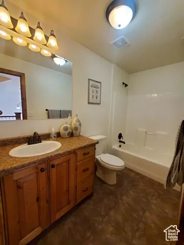 Bath - 86 N 2nd E, Montpelier, ID 83254 photo 4 of 6