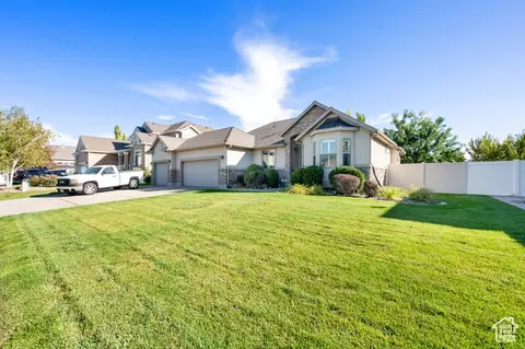 1139 W 3150 S, Syracuse, UT 84075