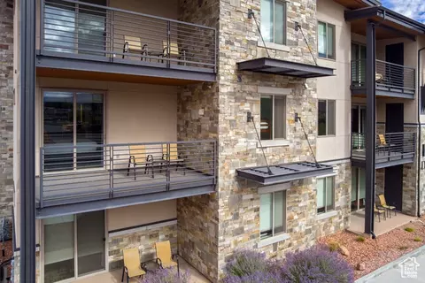 Exterior - 2331 Mesa Rd #D-5, Moab, UT 84532 photo 2 of 10