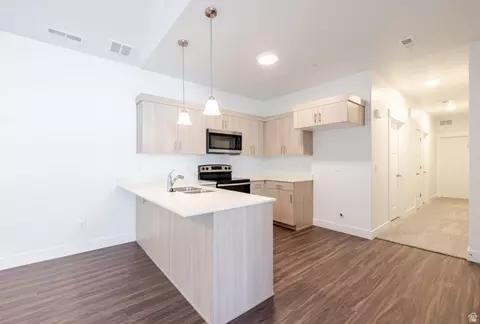 Kitchen - 4662 S Poplar Way #Q303, Mapleton, UT 84664 photo 2 of 3