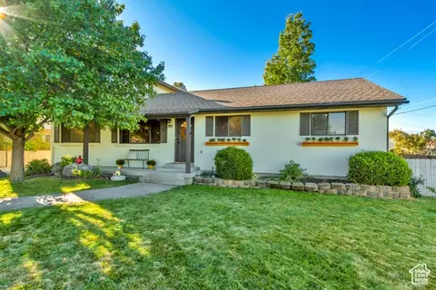 Exterior - 360 E Center St, Centerville, UT 84014 photo 3 of 8