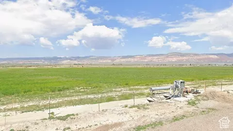1200 N Blackknoll Rd E, Glenwood, UT 84730