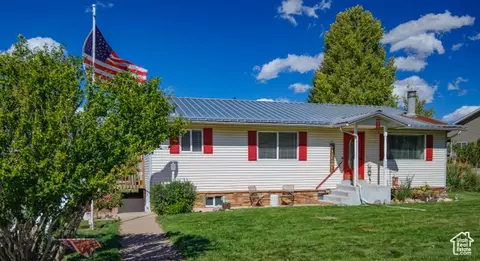 438 W 400 N, Parowan, UT 84761