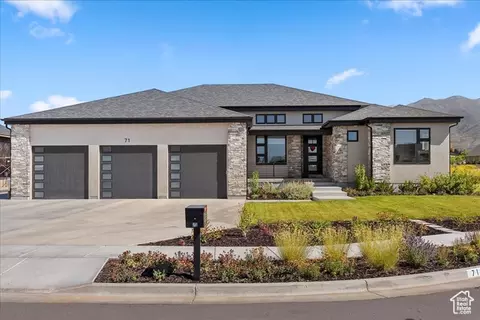 71 S Harvs Ln, Kaysville, UT 84037