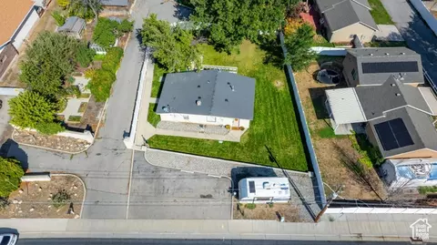 28 W Stauffer Ln S, Murray, UT 84107