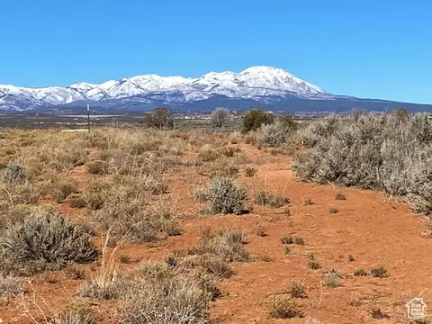 129 S Avikan Hills Dr #8, Blanding, UT 84511
