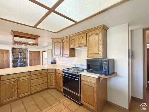 Kitchen - 263 E Fish Hatchery Rd, Mantua, UT 84324 photo 4 of 4