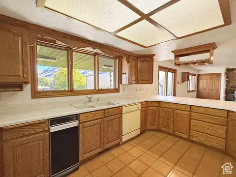 Kitchen - 263 E Fish Hatchery Rd, Mantua, UT 84324 photo 2 of 4