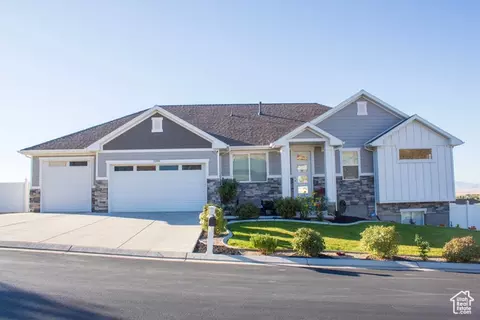 2248 E Grenada Ln, Eagle Mountain, UT 84005