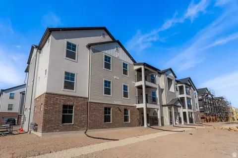 882 N Coulsen Dr #J303, Saratoga Springs, UT 84045