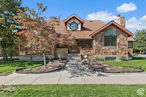 6824 S Creekcove Way E, Cottonwood Heights, UT 84047