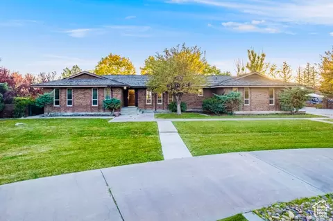 2267 Sego Lily Dr, Wellington, UT 84542