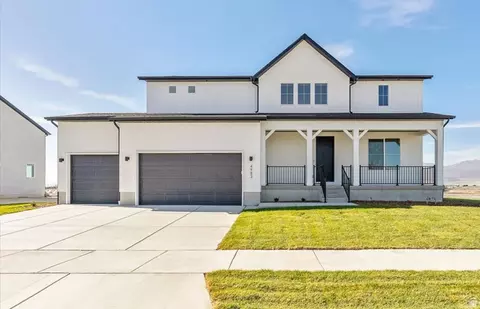 4983 N Topaz Dr, Eagle Mountain, UT 84005