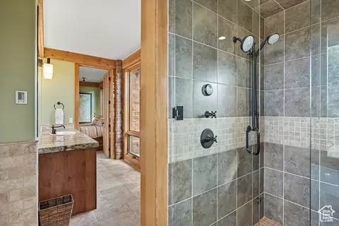 Bath - 2277 E Broken Branch Dr #28, Boulder, UT 84716 photo 6 of 9
