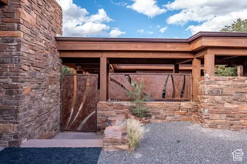 Exterior - 2277 E Broken Branch Dr #28, Boulder, UT 84716 photo 5 of 18
