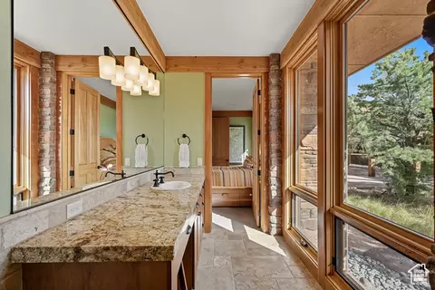 Bath - 2277 E Broken Branch Dr #28, Boulder, UT 84716 photo 2 of 9