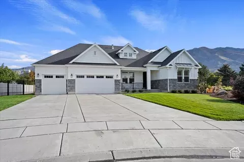 947 S Honeysuckle Way, Fruit Heights, UT 84037