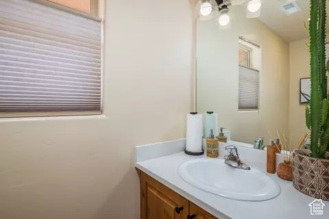 Bath - 3853 S Red Valley Cir #17-A4, Moab, UT 84532 photo 1 of 4