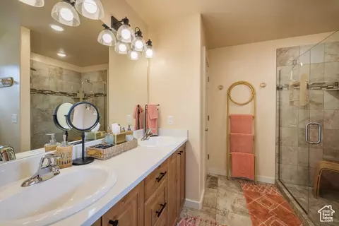 Bath - 3853 S Red Valley Cir #17-A4, Moab, UT 84532 photo 3 of 4