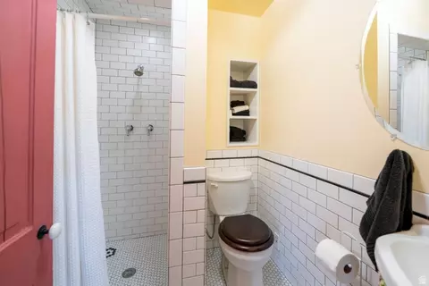 Bath - 252 N 400 E, Centerville, UT 84014 photo 5 of 5