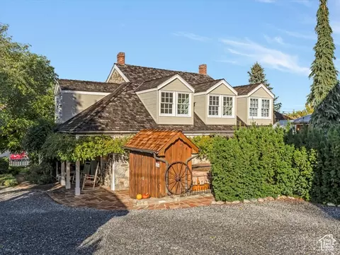 Exterior - 252 N 400 E, Centerville, UT 84014 photo 26 of 27
