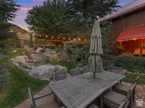 Exterior - 252 N 400 E, Centerville, UT 84014 photo 3 of 27