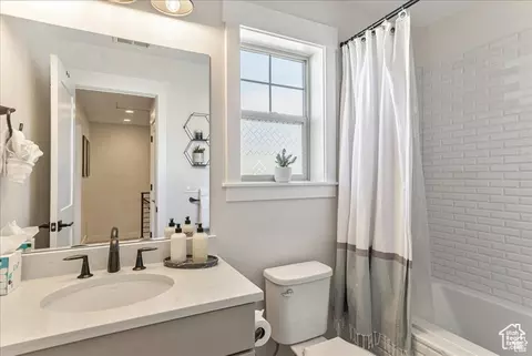 Bath - 1053 W Wasatch Spring Rd, Hideout, UT 84036 photo 5 of 5