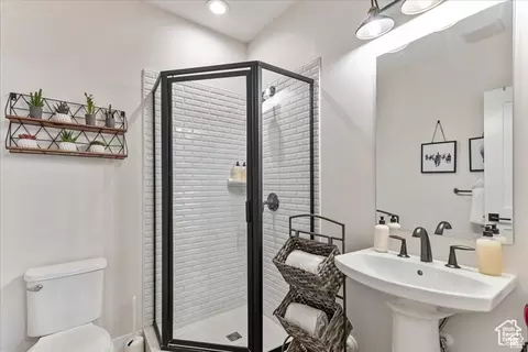 Bath - 1053 W Wasatch Spring Rd, Hideout, UT 84036 photo 1 of 5