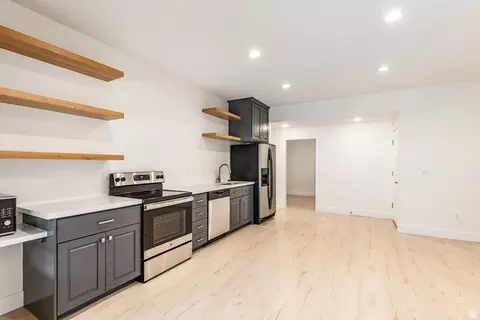 Kitchen - 259 S Twin River Loop, Alpine, UT 84004 photo 11 of 11