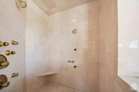 Bath - 1501 Oakhaven Ln, Wanship, UT 84017 photo 3 of 10