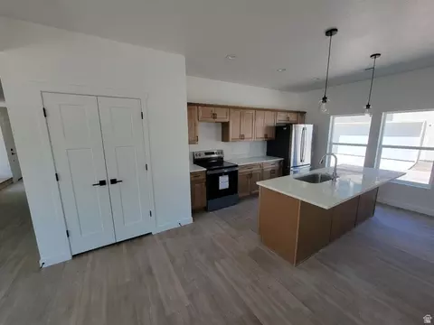 735 S Harrison Dr #26, Springville, UT 84663