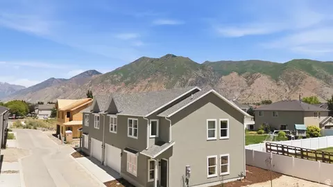 735 S Harrison Dr #26, Springville, UT 84663