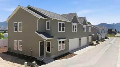 731 S Harrison Dr #25, Springville, UT 84663