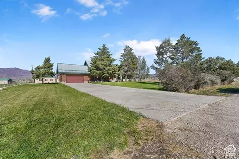 Exterior - 1760 W 3000 S, Daniel, UT 84032 photo 2 of 9