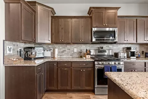 Kitchen - 190 W 3rd N, Bloomington, ID 83223 photo 3 of 4